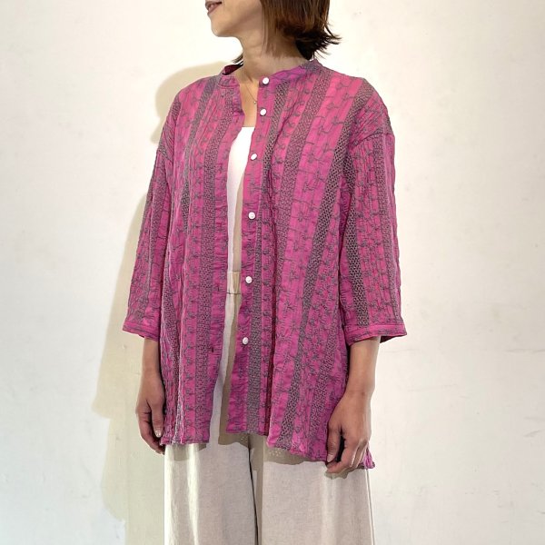 画像1: シャーリング刺繍バンドカラーシャツ (1)
