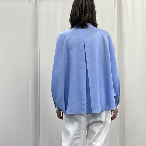 画像5: クローバー刺繡入り　ラウンドシャツ (5)