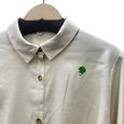 画像13: クローバー刺繡入り　ラウンドシャツ (13)