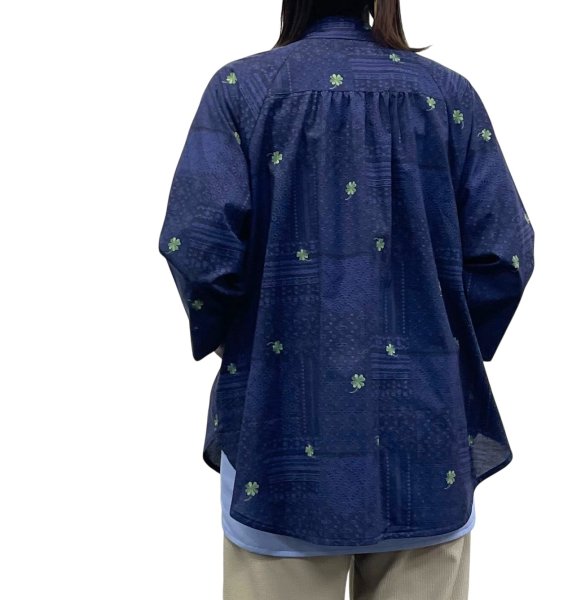 画像10: レース＆クローバー刺繡プリント　ラグランシャツ (10)